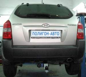 Фаркоп HYUNDAI Tucson (быстросъёмный) 2004 г. Фаркоп HYUNDAI Tucson (быстросъёмный) 2004 г.